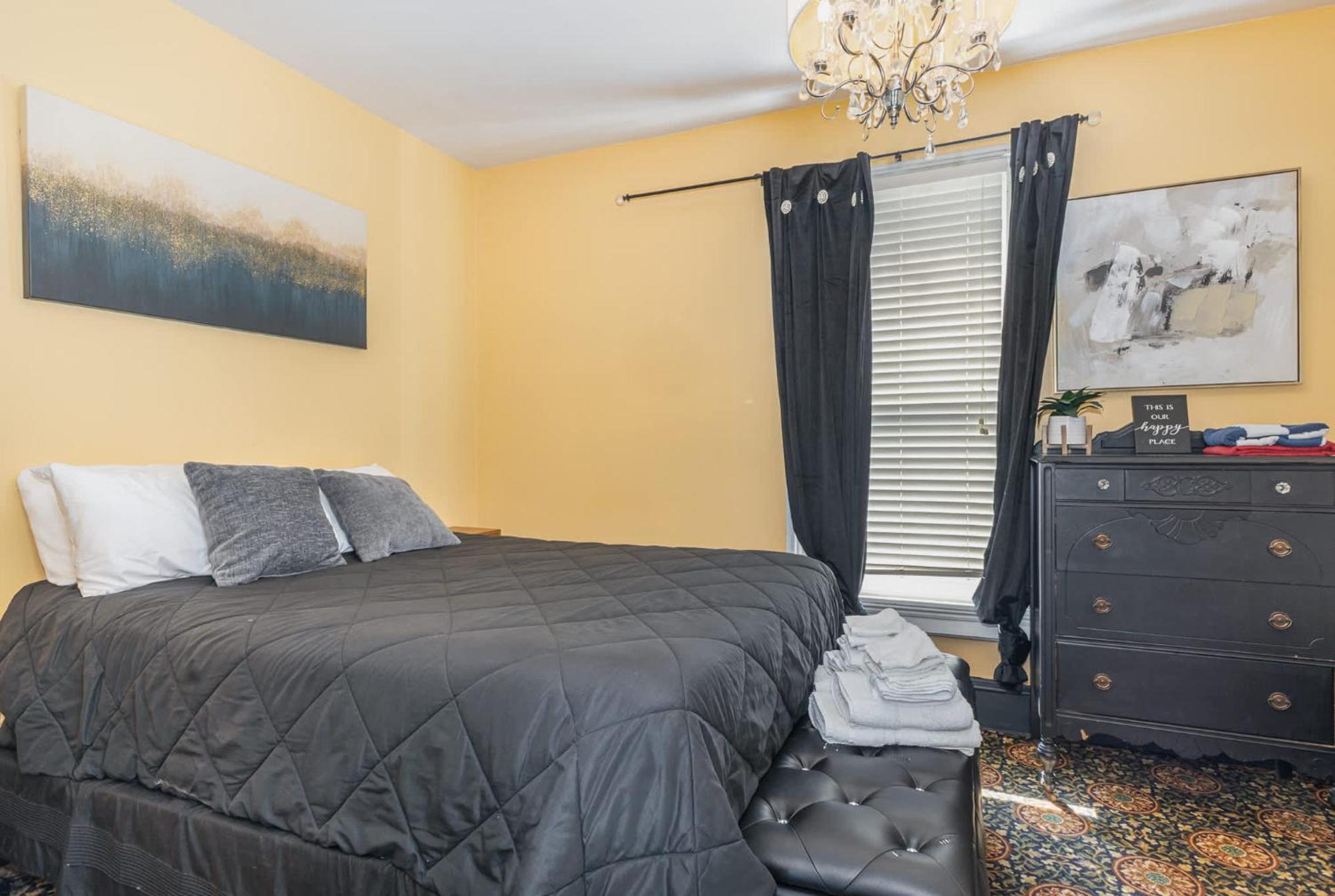 Spacious Upstairs 1Bed- Walking Distance To Beach Outlet Mall Michigan City Exterior photo